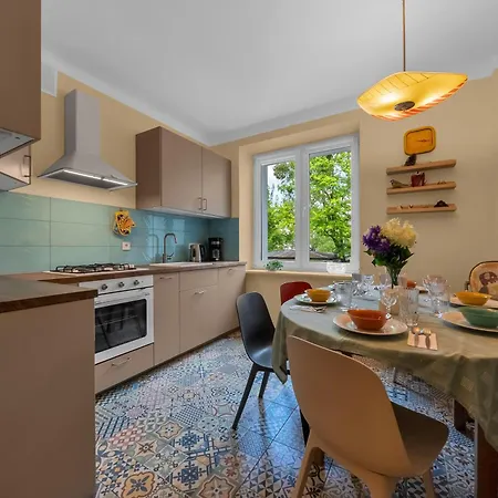 70m2 Wola - Location, 2 Bedrooms, 1st Floor - By Rentujemy *