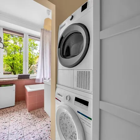 70m2 Wola - Location, 2 Bedrooms, 1st Floor - By Rentujemy