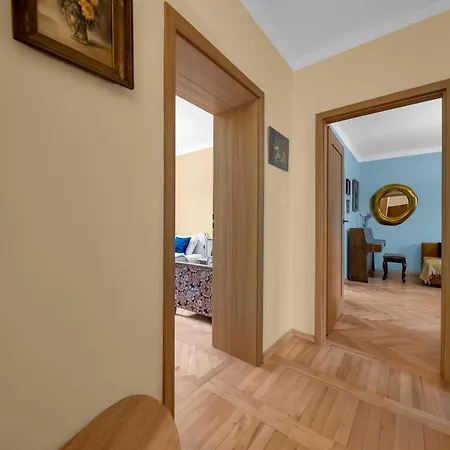 70m2 Wola - Location, 2 Bedrooms, 1st Floor - By Rentujemy