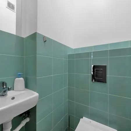 70m2 Wola - Location, 2 Bedrooms, 1st Floor - By Rentujemy * 华沙