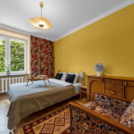 Apartment 70m2 Wola - Location, 2 Bedrooms, 1st Floor - By Rentujemy