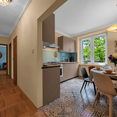 70m2 Wola - Location, 2 Bedrooms, 1st Floor - By Rentujemy Apartment *