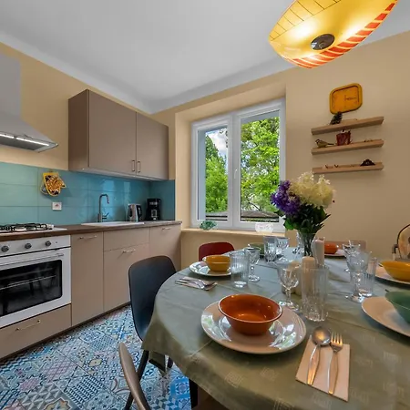 70m2 Wola - Location, 2 Bedrooms, 1st Floor - By Rentujemy Warsaw