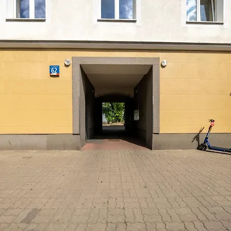 70m2 Wola - Location, 2 Bedrooms, 1st Floor - By Rentujemy Apartment Warsaw