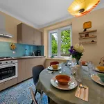 70m2 Wola - Location, 2 Bedrooms, 1st Floor - By Rentujemy Warsaw